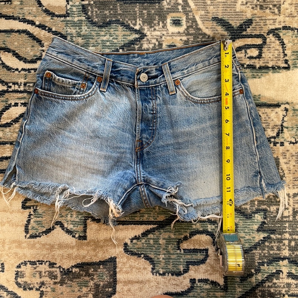 EUC Levi’s 501 denim cutoff shorts